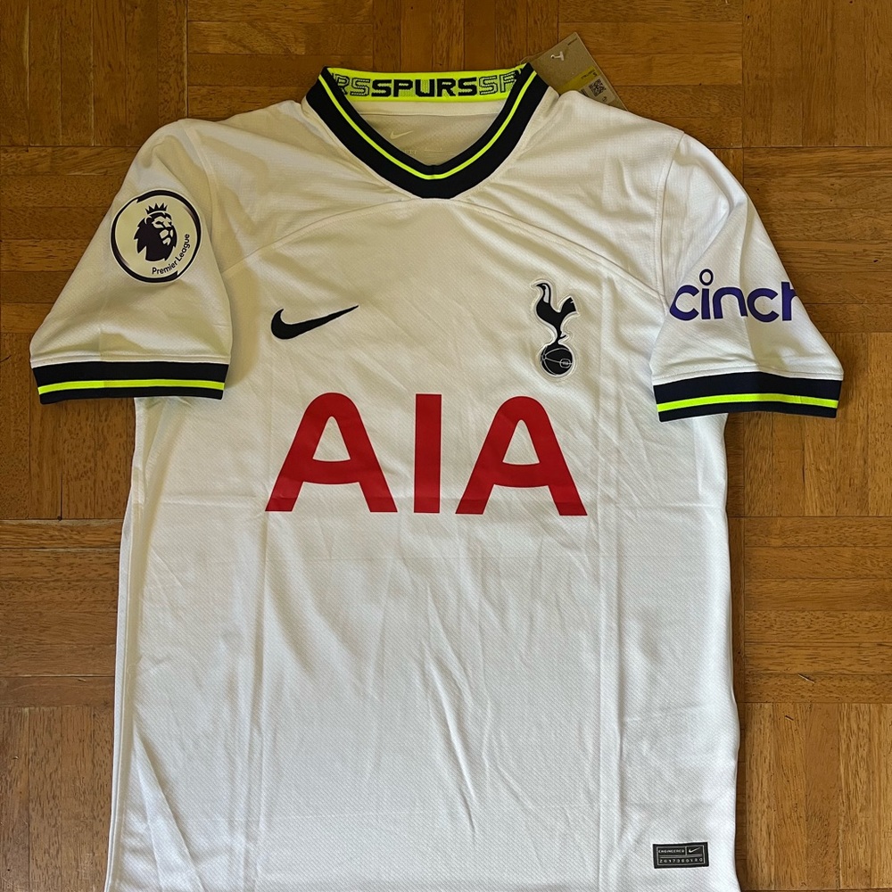 Kane Tottenham Hot Spurs Soccer Jersey - Picture 6 of 6